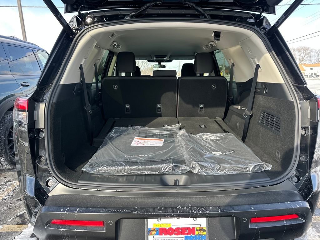 New 2026 Nissan Pathfinder SV image 32