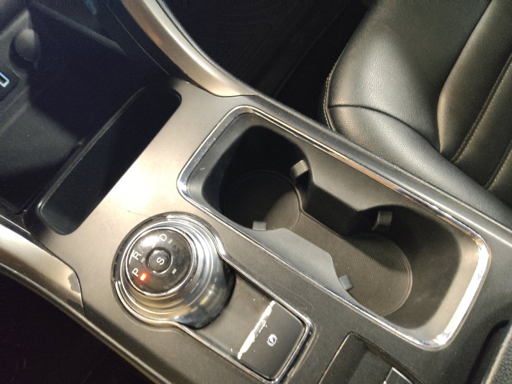 Used 2019 Ford Fusion SEL image 26