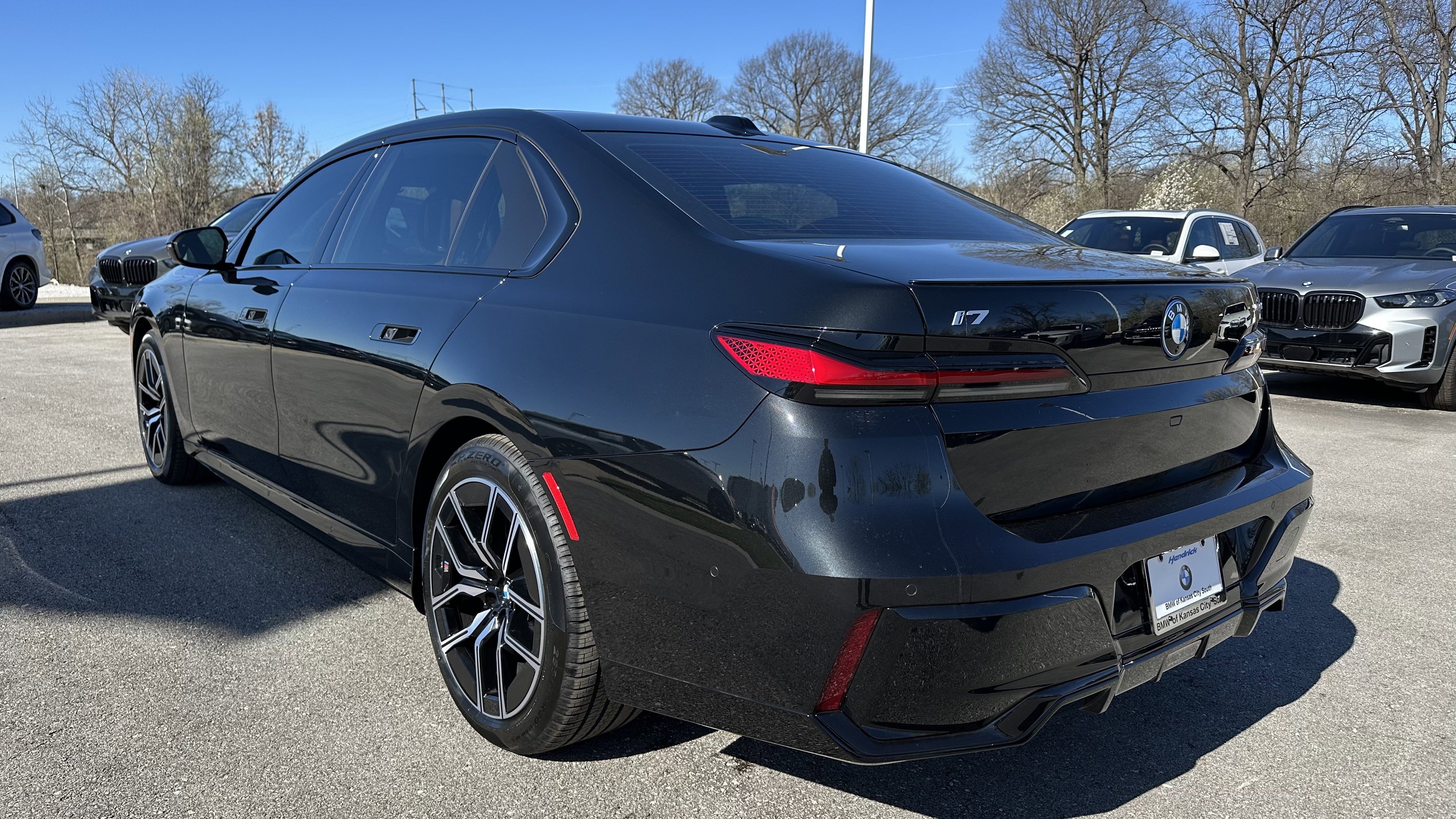 Used 2026 BMW i7 xDrive60 w/ Executive Package AWD/4WD image 8