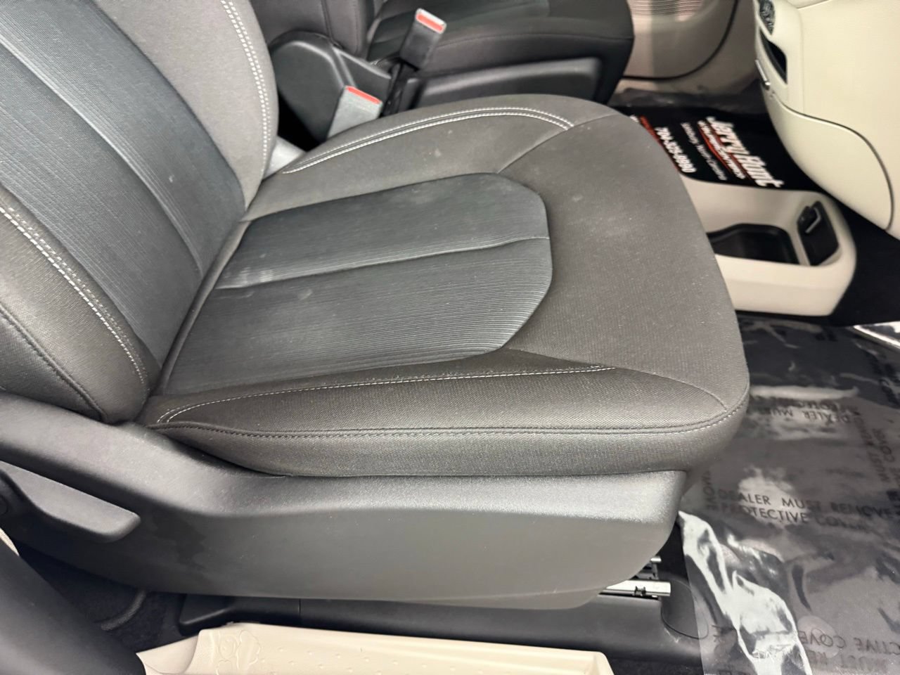 Used 2023 Chrysler Voyager LX FWD image 37