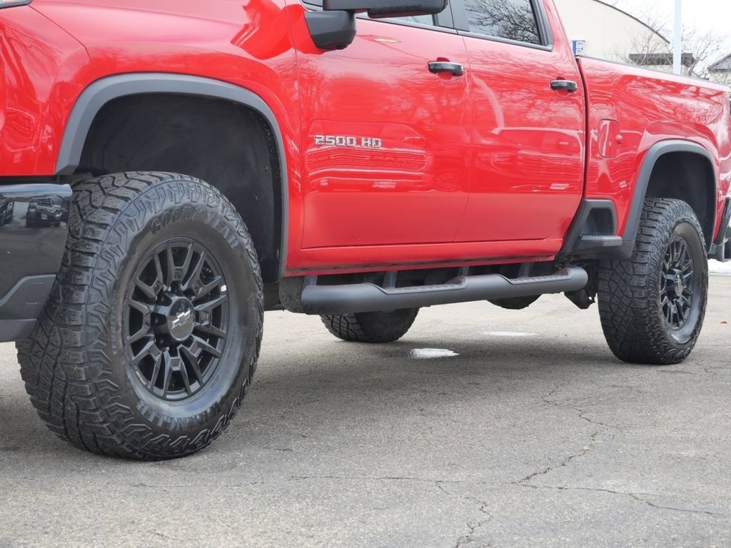 Used 2025 Chevrolet Silverado 2500 ZR2 w/ Technology Package AWD/4WD image 6
