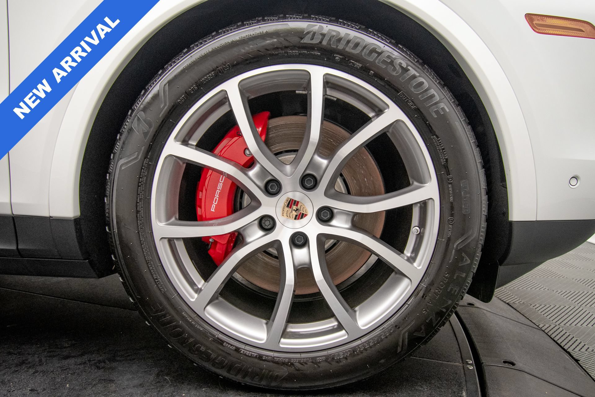 Used 2025 Porsche Cayenne S AWD/4WD image 31