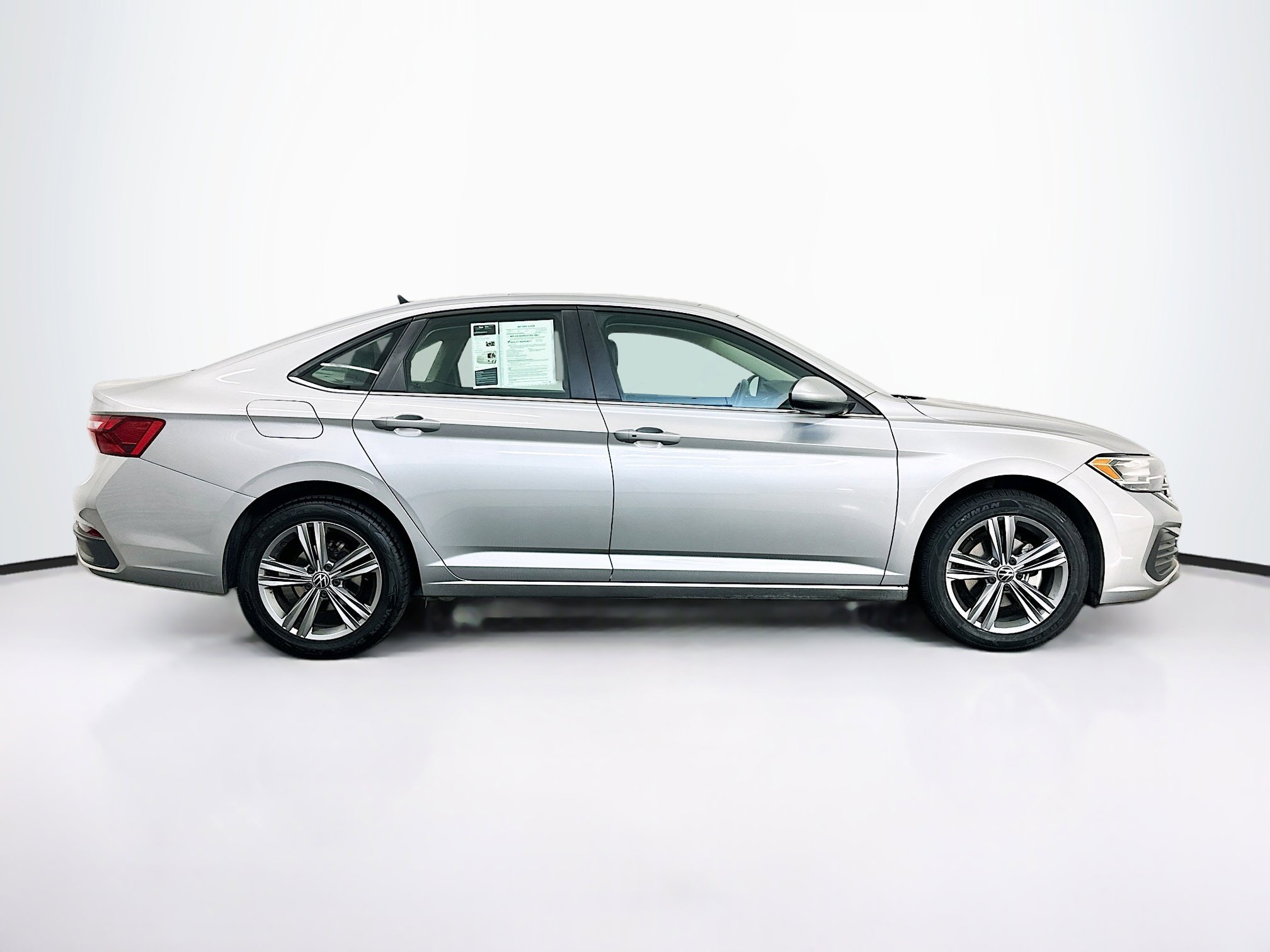 Used 2024 Volkswagen Jetta SE image 10