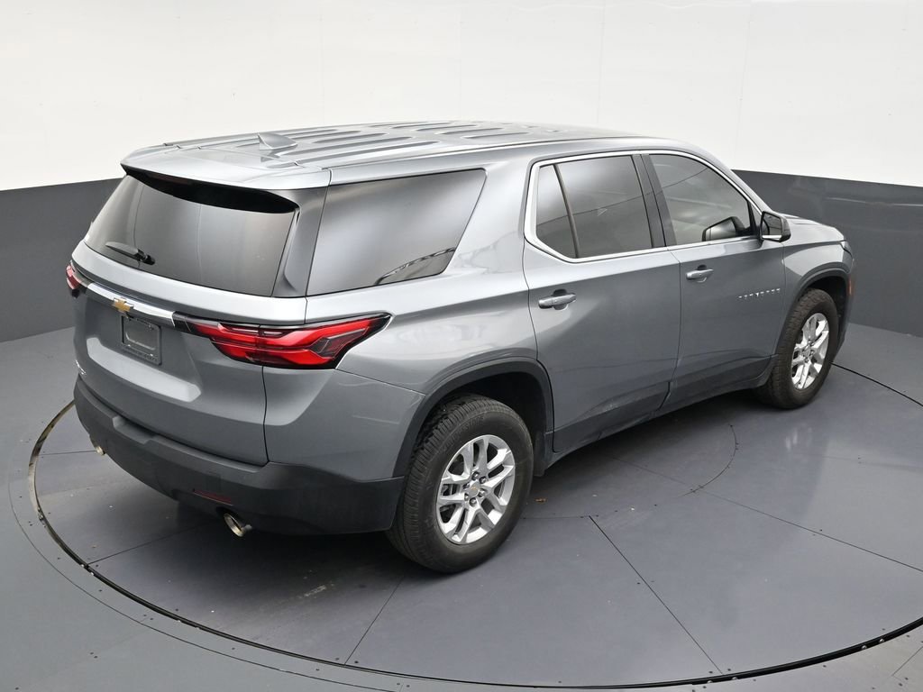 Used 2023 Chevrolet Traverse LS FWD image 16