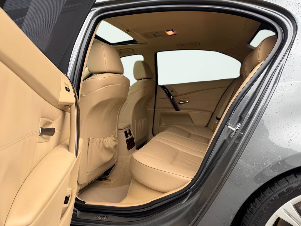 Used 2005 BMW 545i Sedan image 22
