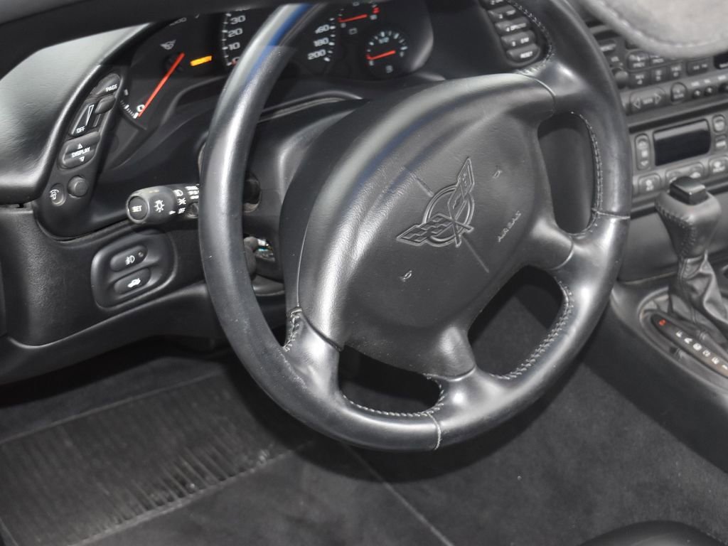 Used 2000 Chevrolet Corvette Base w/ Performance Handling Pkg image 12