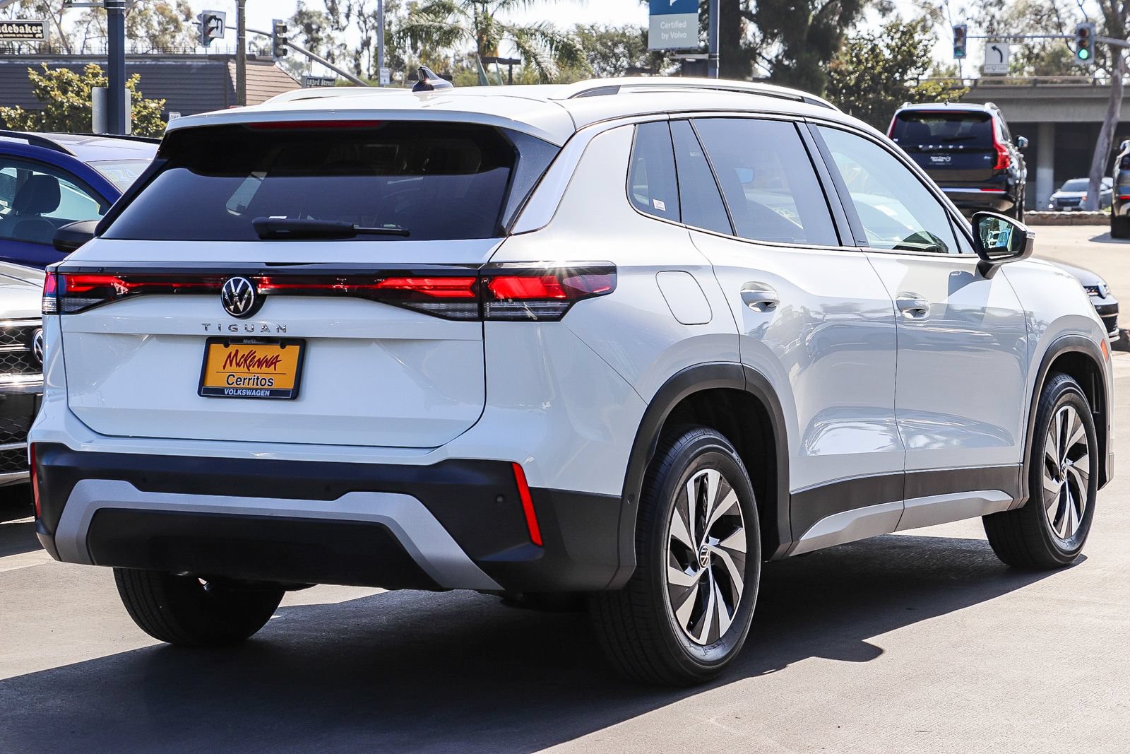 Certified 2025 Volkswagen Tiguan S FWD image 6