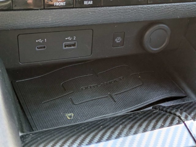 Used 2024 Mitsubishi Outlander SE FWD image 25
