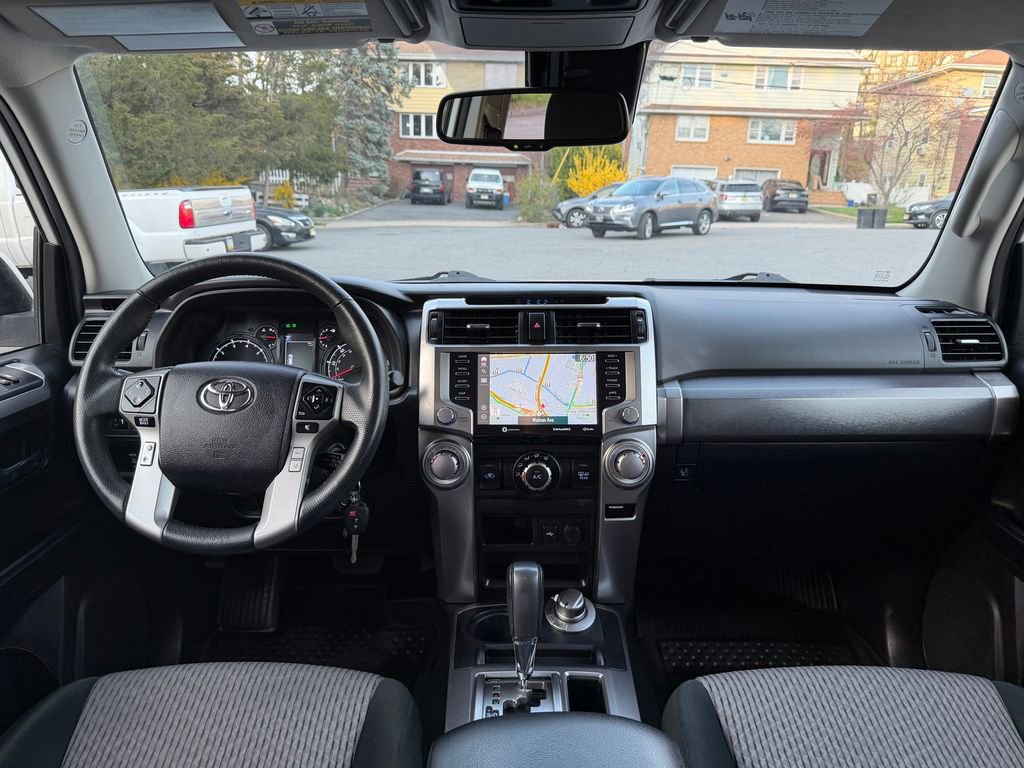 Used 2020 Toyota 4Runner SR5 AWD/4WD image 25