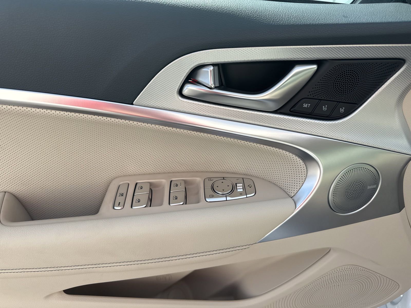 Used 2026 Genesis G70 2.5T Prestige image 19