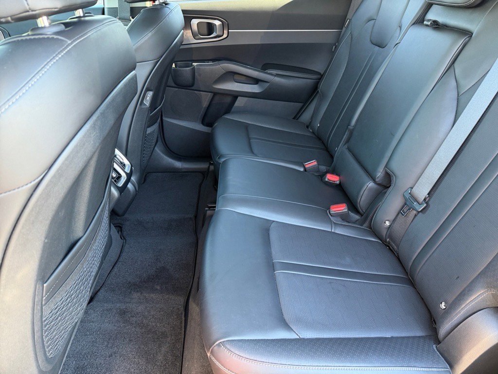 Used 2024 Kia Sorento S w/ Panoramic Sunroof Package image 12