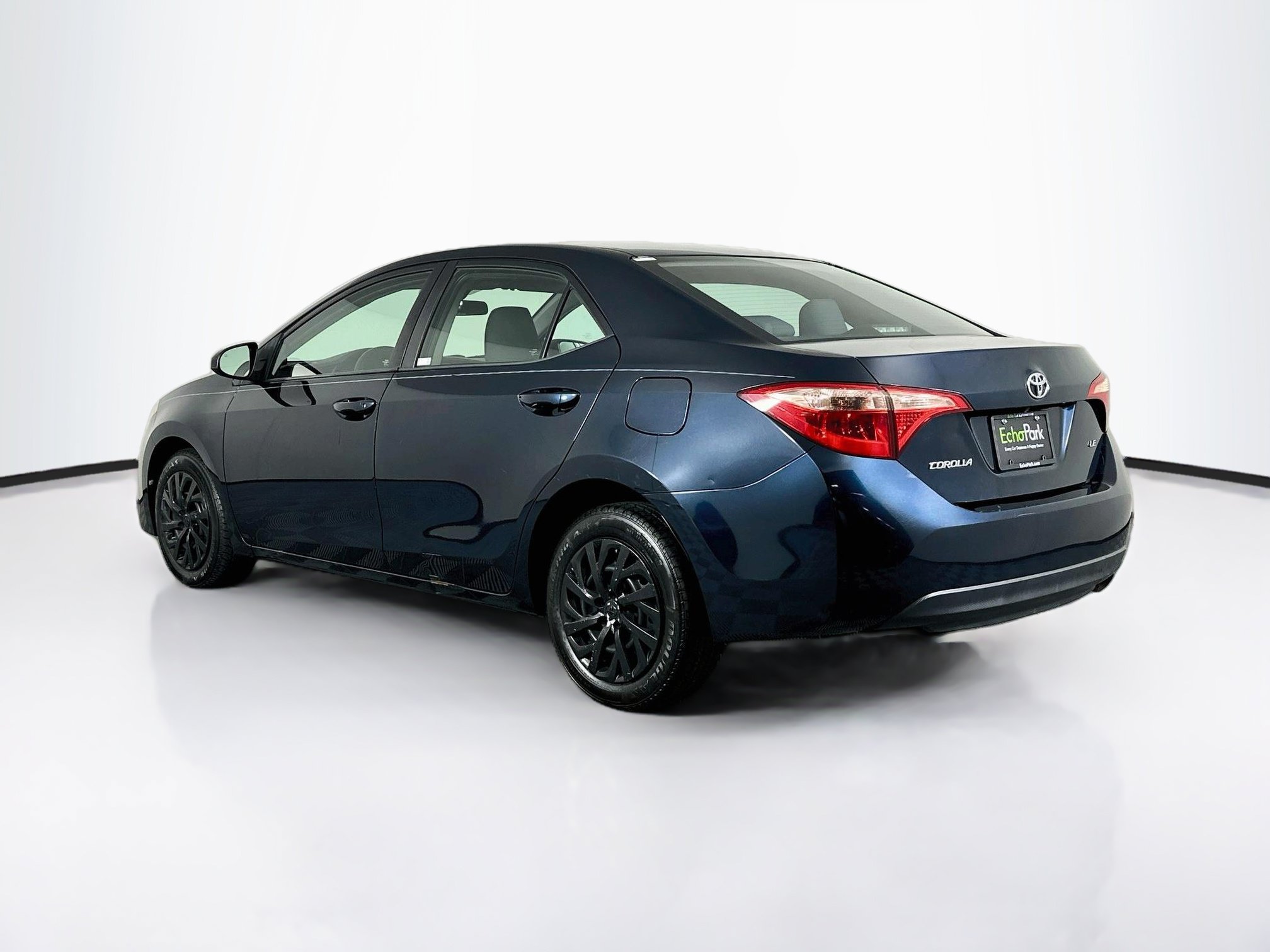 Used 2018 Toyota Corolla LE FWD image 5