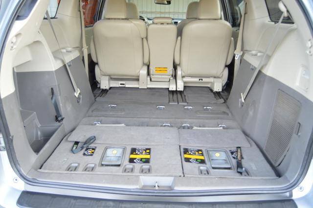 Used 2011 Toyota Sienna XLE w/ XLE Navigation Pkg FWD image 42