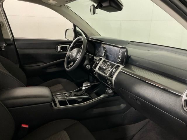 Used 2021 Kia Sorento LX image 29