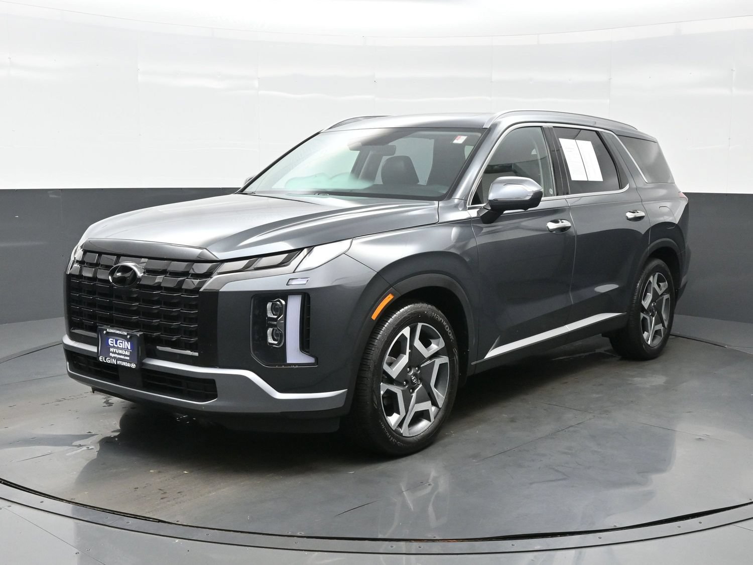 Certified 2023 Hyundai Palisade SEL w/ Winter Package AWD/4WD image 2