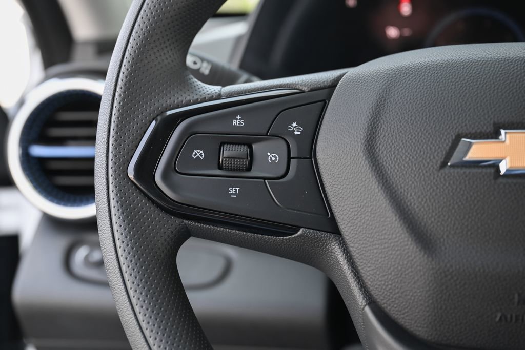 New 2026 Chevrolet Trax LT w/ LPO, Blackout Package FWD image 18