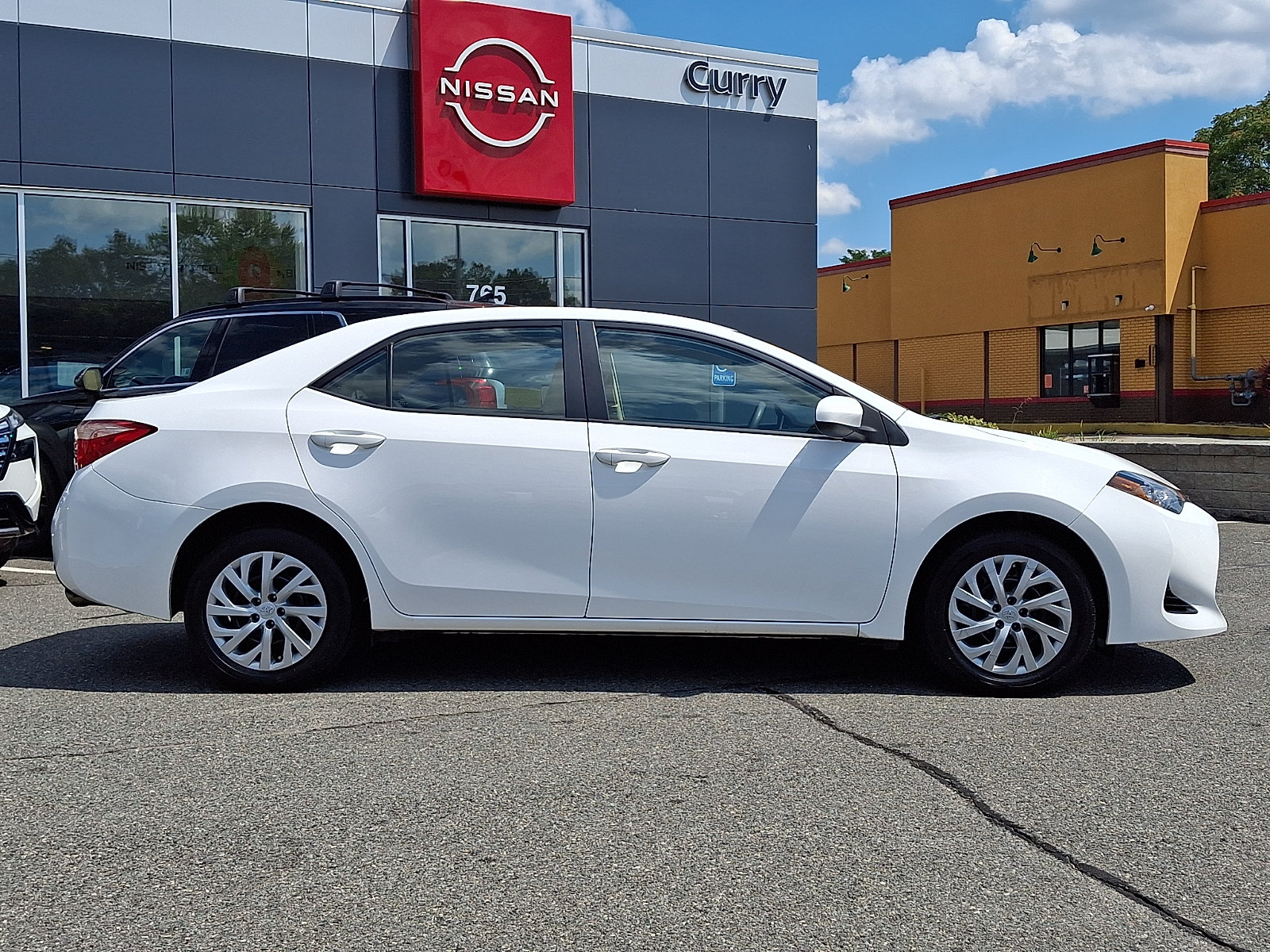 Used 2017 Toyota Corolla LE w/ Carpet Mat Package (TMS) FWD image 8