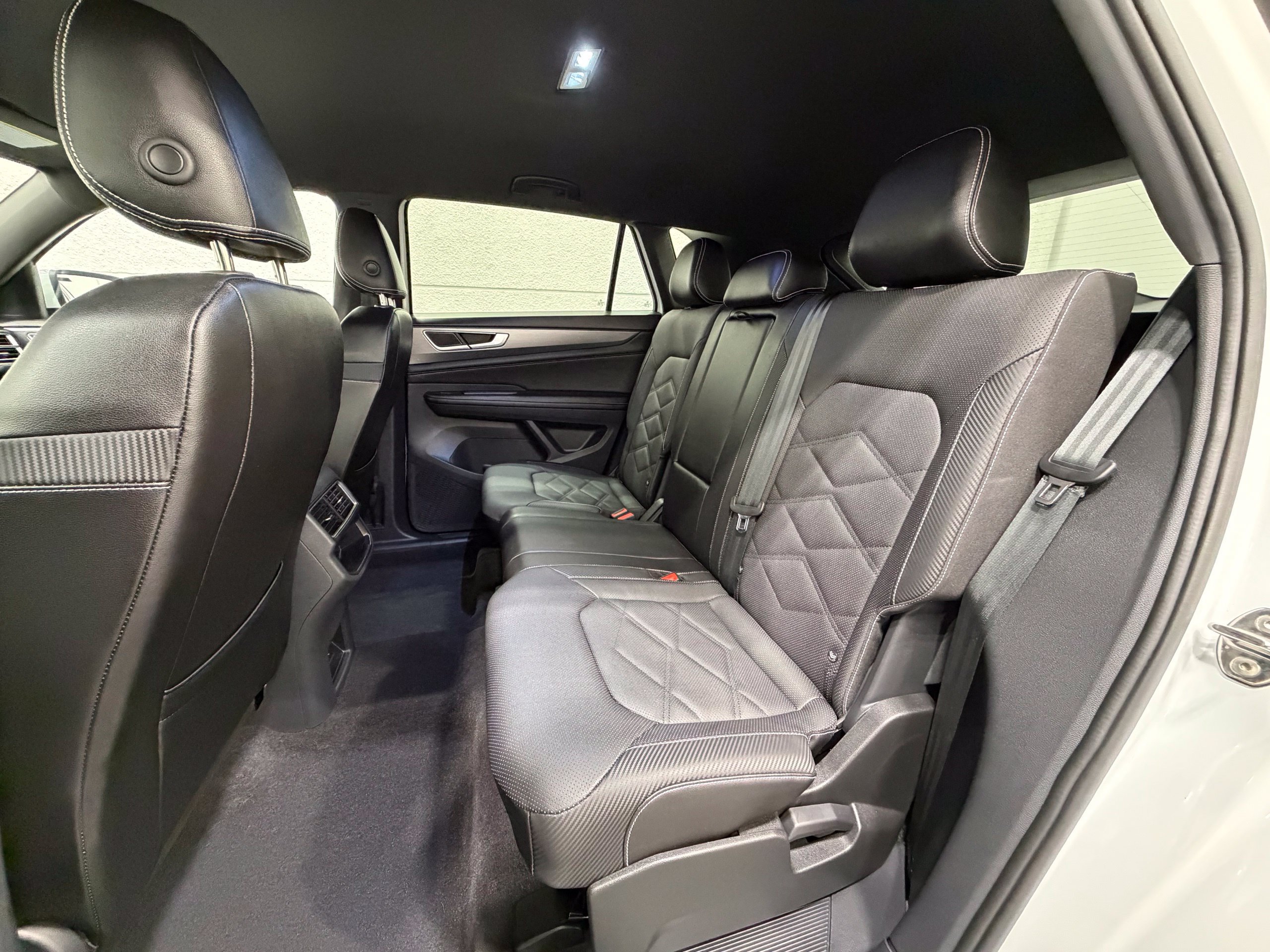 Certified 2024 Volkswagen Atlas Cross Sport SE FWD image 22
