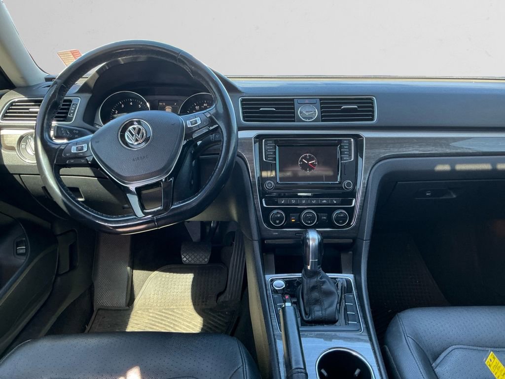 Used 2017 Volkswagen Passat 1.8T SE FWD image 10
