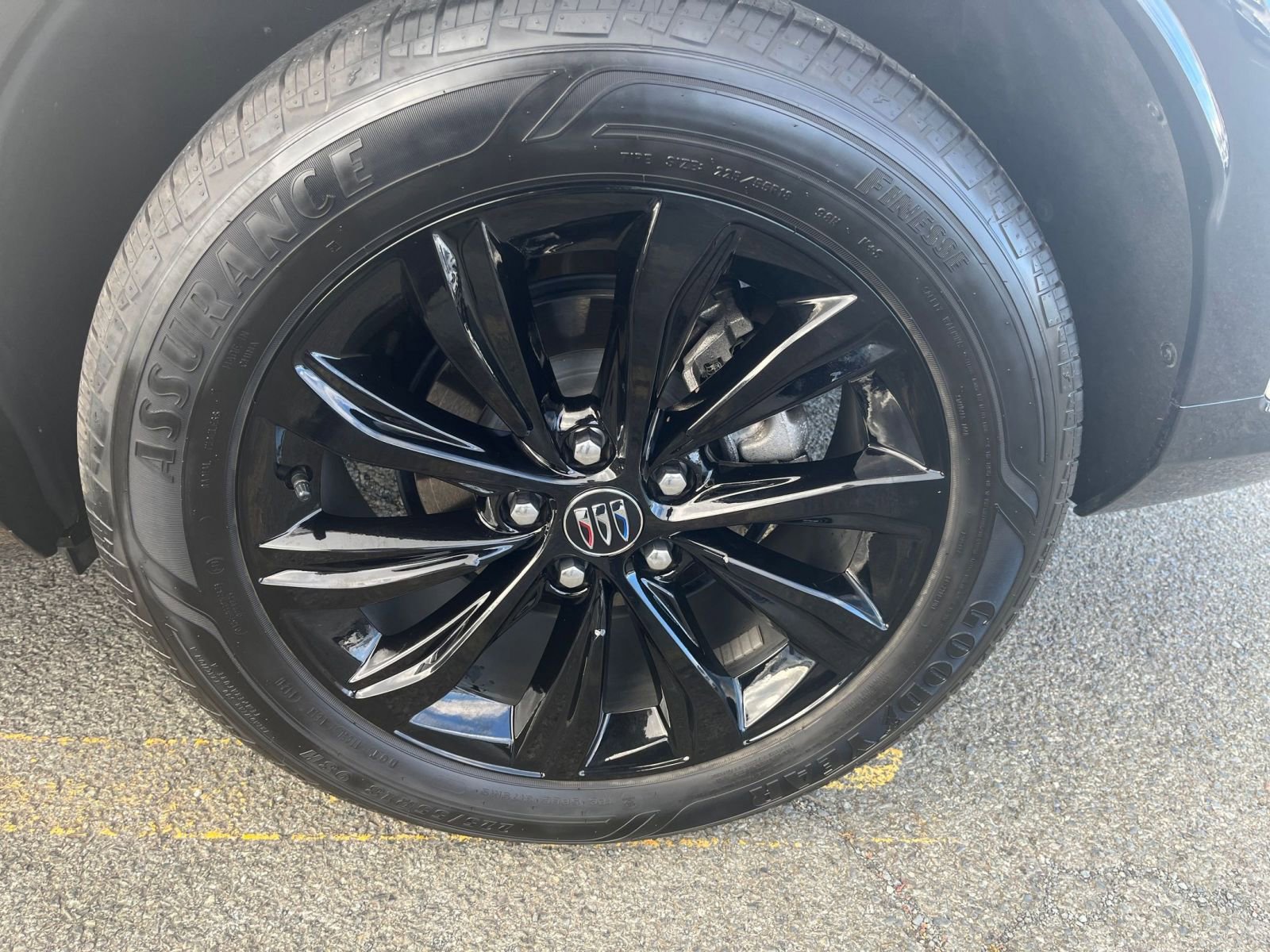 Used 2025 Buick Envista Sport Touring image 29