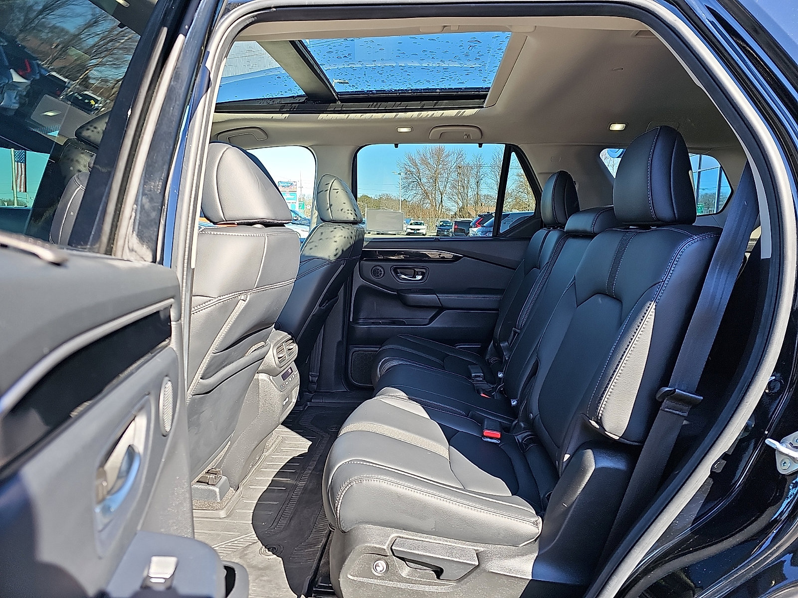 Used 2023 Honda Pilot Touring image 12