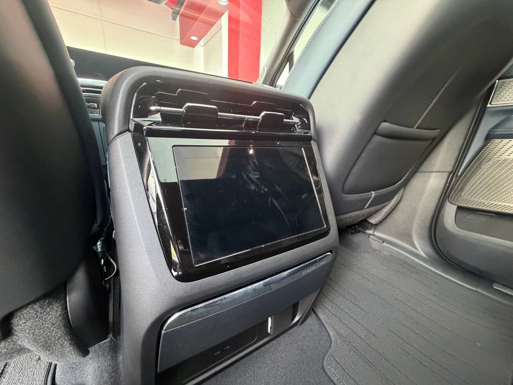 Used 2025 Cadillac Escalade IQ Luxury 2 w/ LPO, Premium Carpet Package AWD/4WD image 36