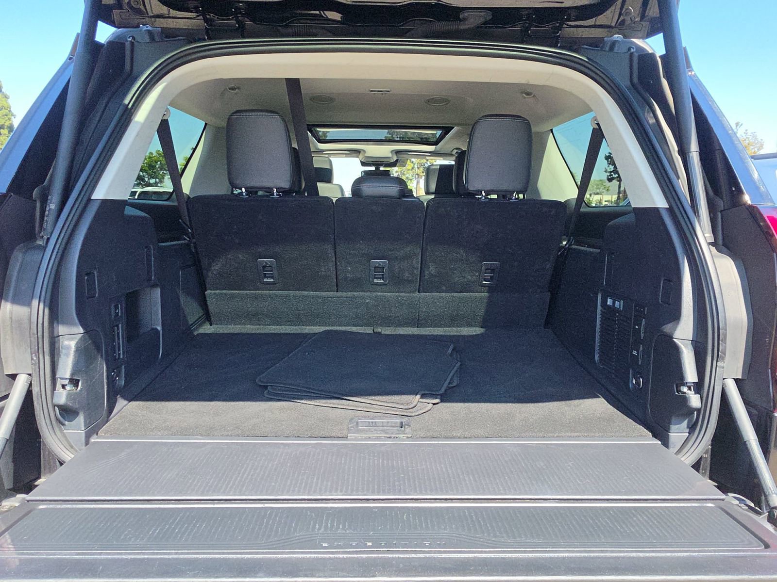 Used 2025 Ford Expedition Max Platinum AWD/4WD image 18