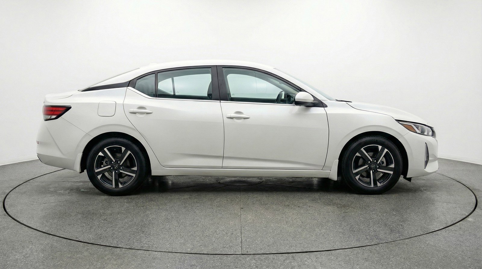 Used 2025 Nissan Sentra SV image 11