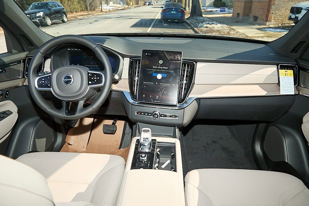 New 2026 Volvo XC90 T8 Plus w/ Protection Package Premier image 23
