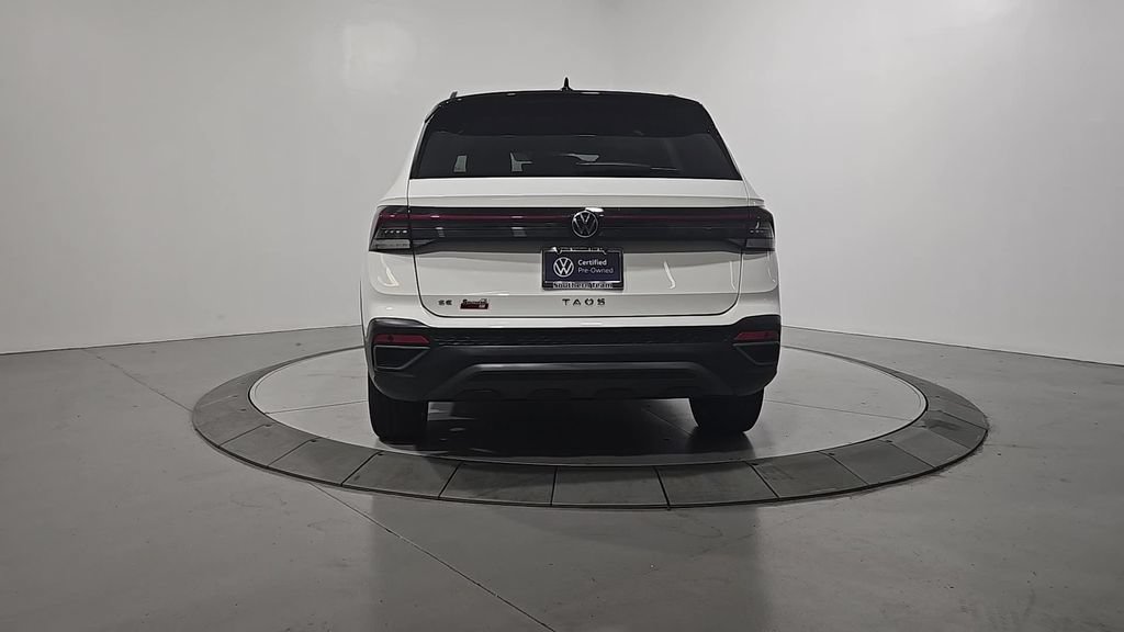 Used 2025 Volkswagen Taos SE FWD image 5