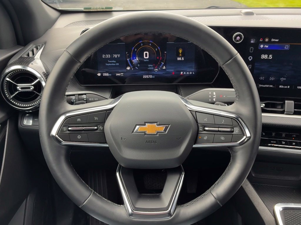 Used 2026 Chevrolet Equinox LT AWD/4WD image 11
