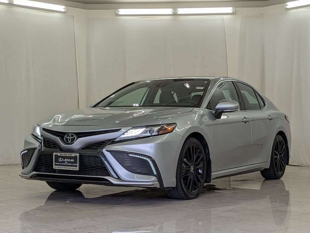 Used 2024 Toyota Camry XSE FWD image 4