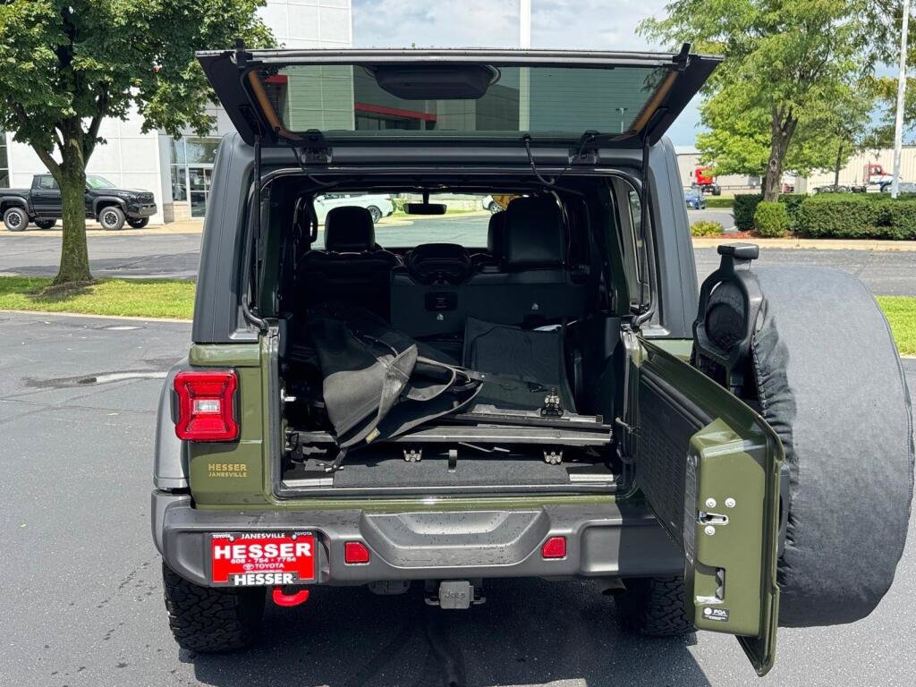 Used 2021 Jeep Wrangler Unlimited Rubicon AWD/4WD image 5