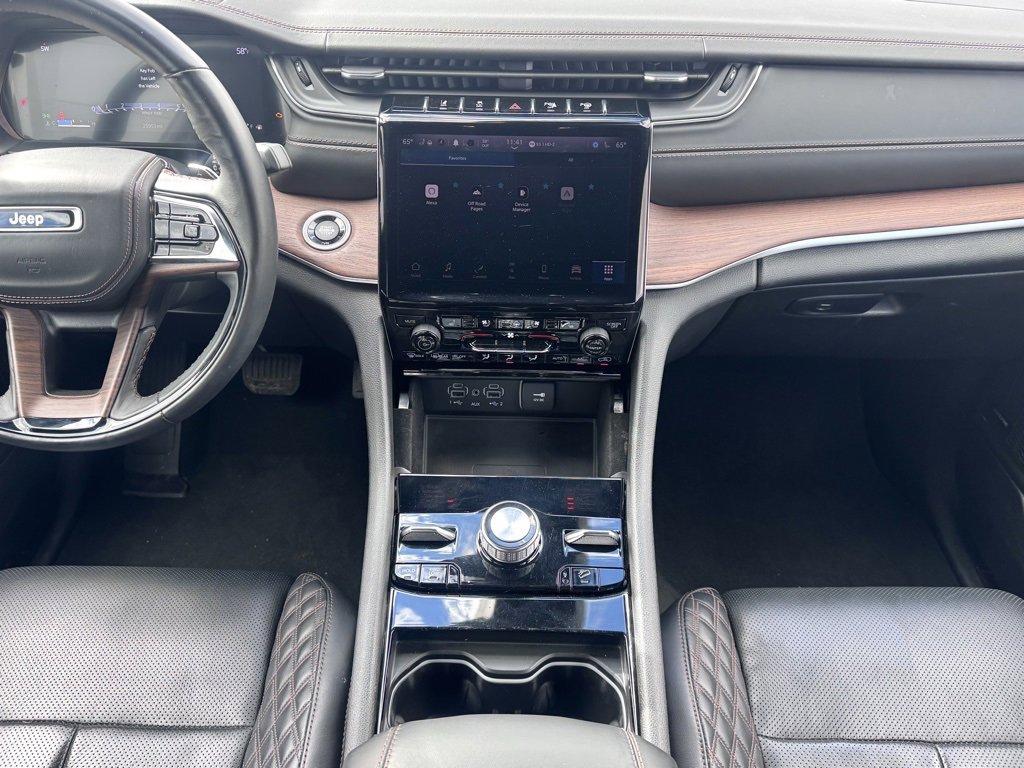 Certified 2022 Jeep Grand Cherokee L Summit w/ Luxury Tech Group V image 11