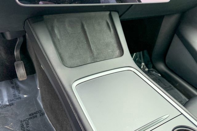 Used 2021 Tesla Model Y Long Range image 18