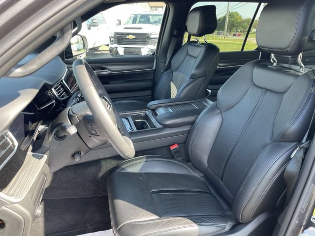 Used 2023 Jeep Wagoneer Series III w/ Preferred Equipment Group AWD/4WD image 11