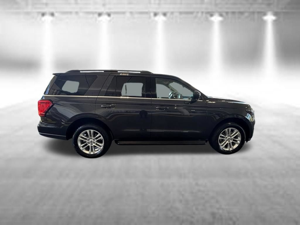 Certified 2024 Ford Expedition XLT RWD image 3