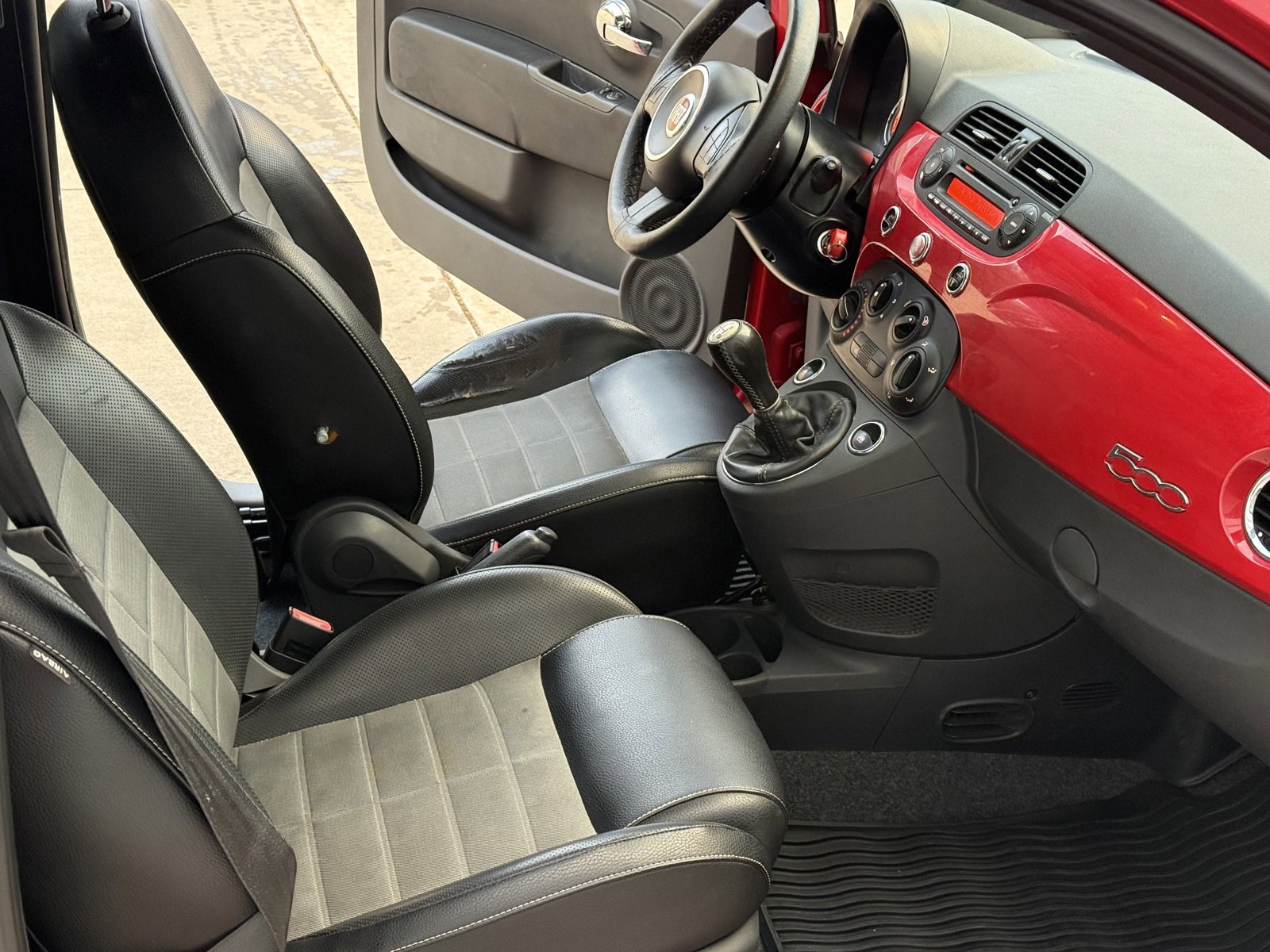 Used 2013 FIAT 500 Turbo w/ Beats Audio Pkg FWD image 26