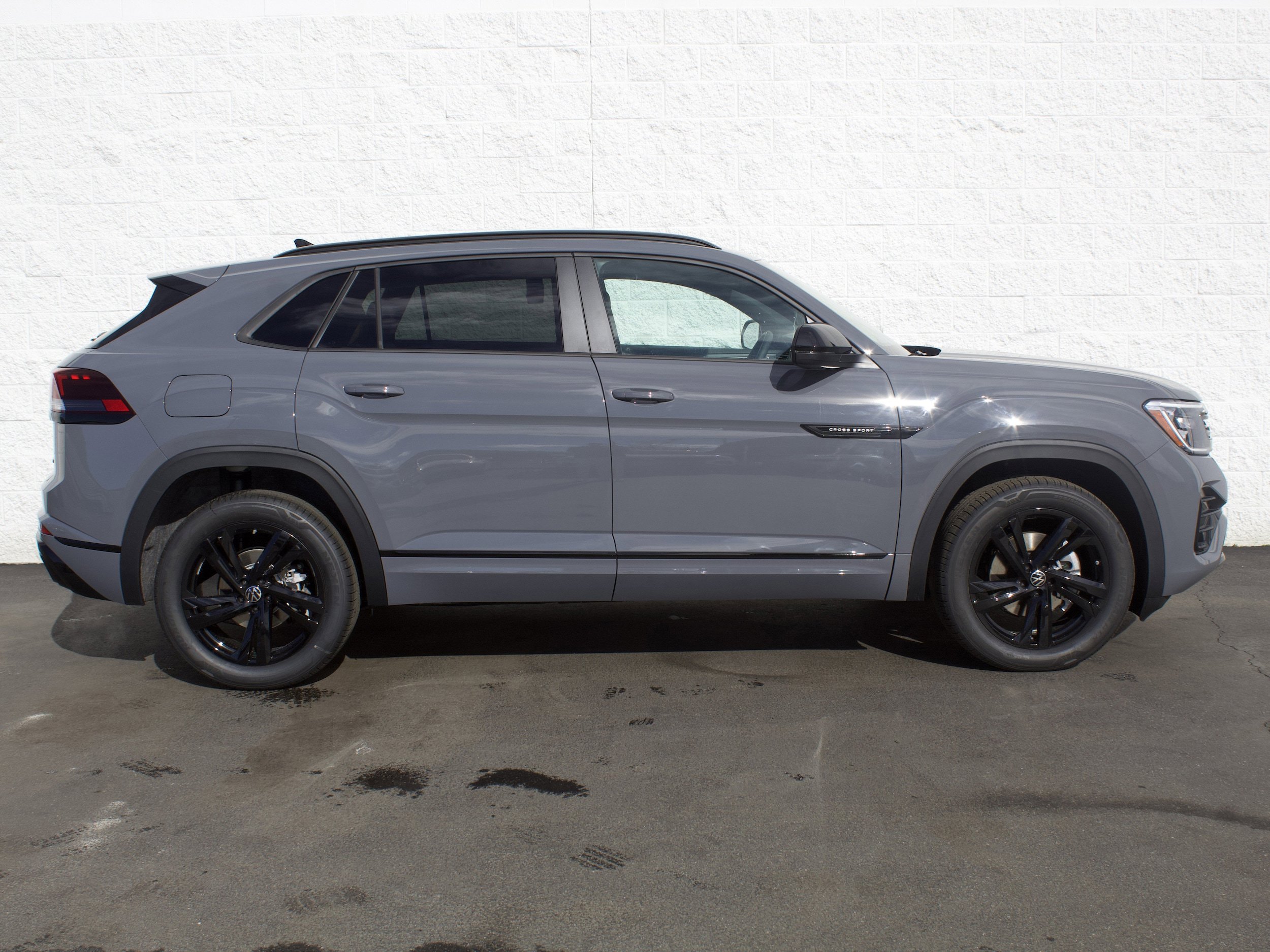 New 2026 Volkswagen Atlas Cross Sport SEL R-Line AWD/4WD image 5