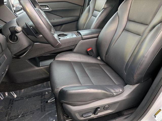 Used 2021 Nissan Rogue SV w/ Premium Package image 15