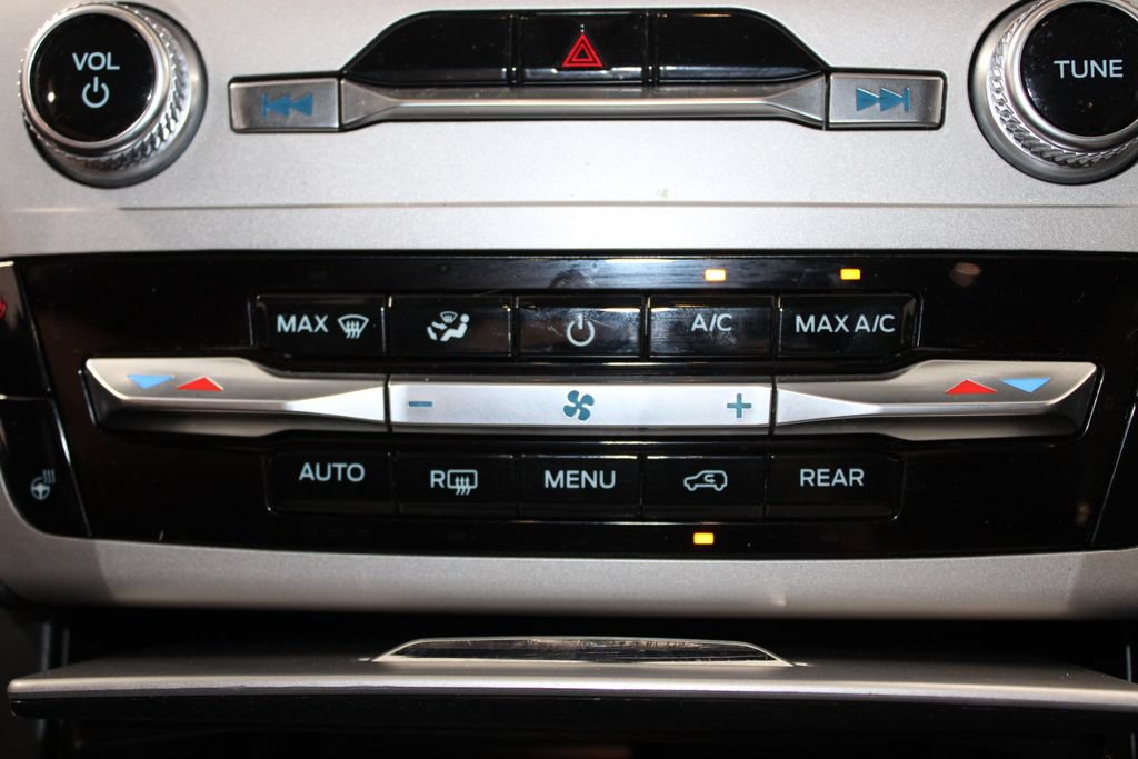 Used 2023 Ford Explorer XLT w/ Equipment Group 202A AWD/4WD image 47