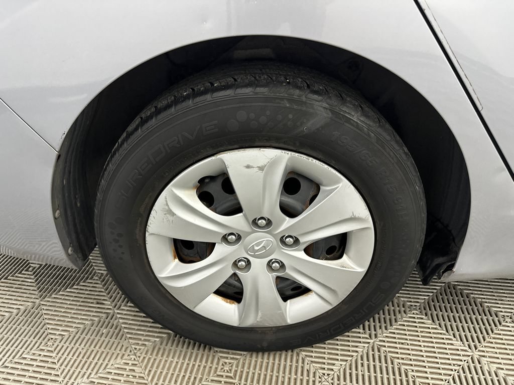 Used 2016 Hyundai Elantra SE FWD image 17