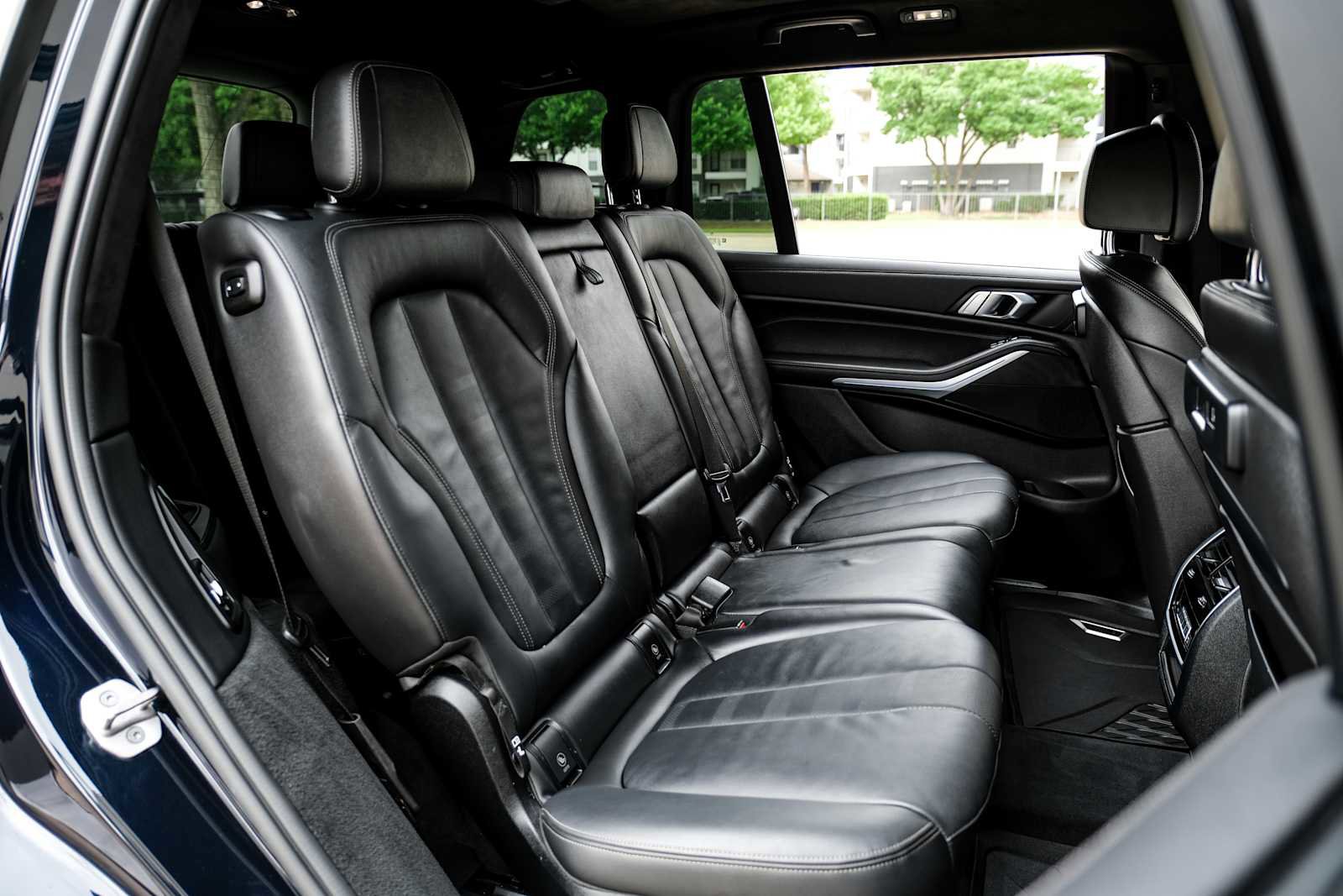 Used 2022 BMW X7 xDrive40i w/ M Sport Package image 40