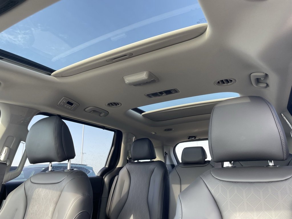 New 2026 Kia Carnival SX w/ SX Dark Edition Package image 21