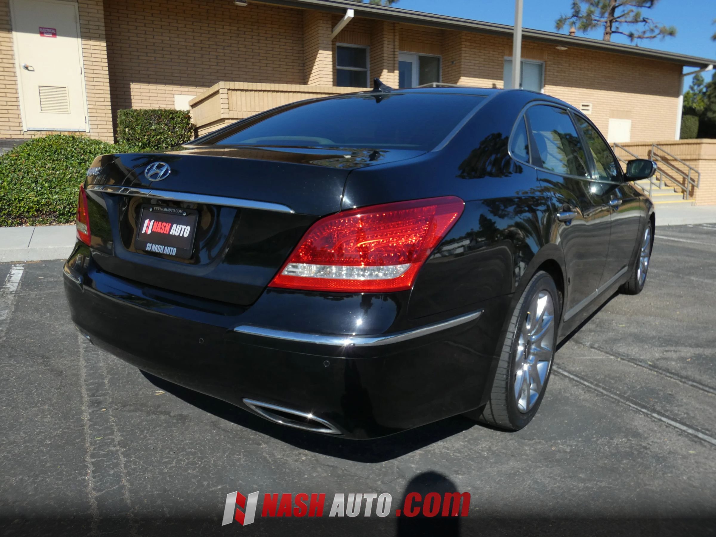 Used 2013 Hyundai Equus Signature RWD image 8