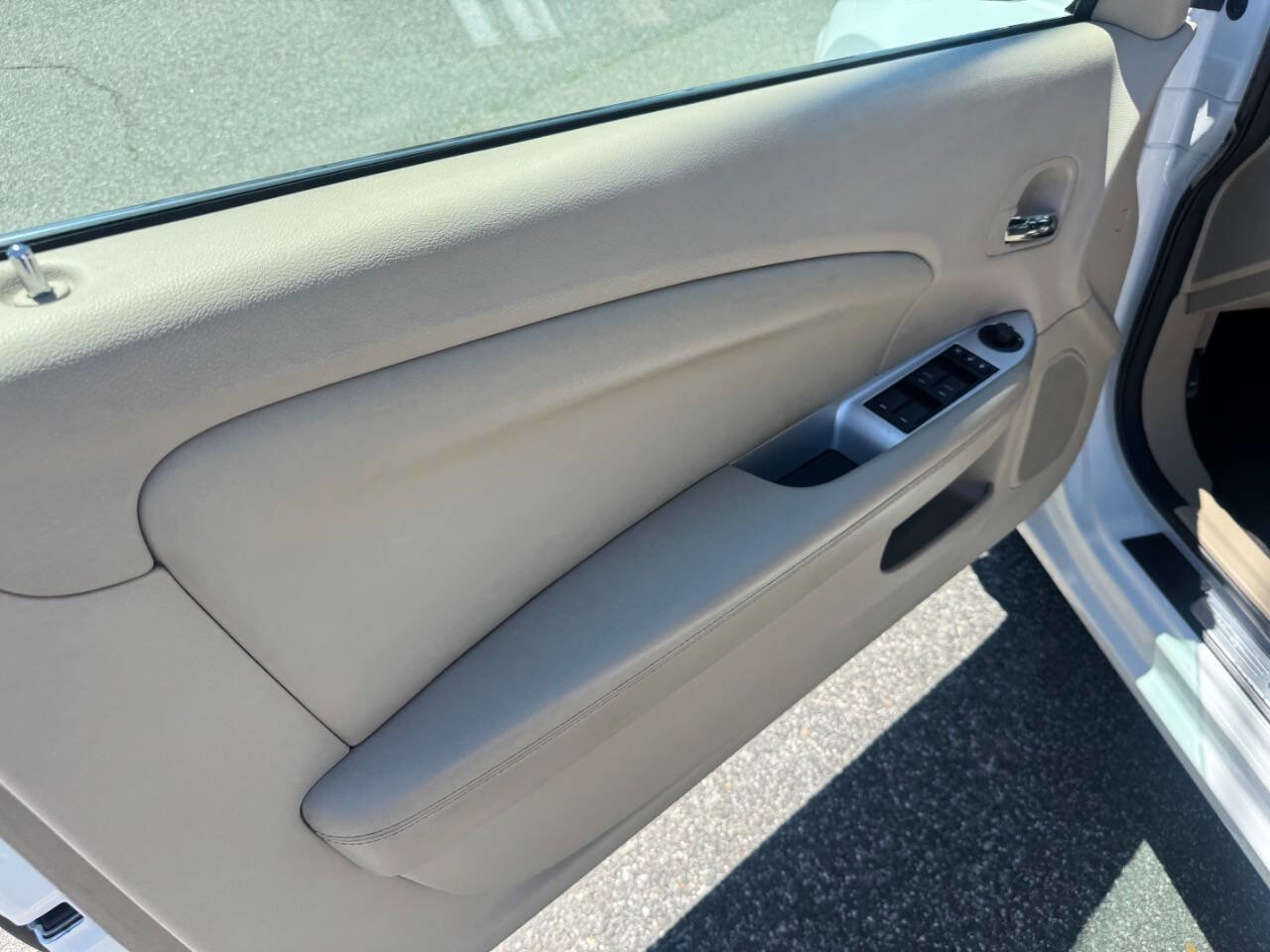 Used 2013 Chrysler 200 Limited FWD image 20