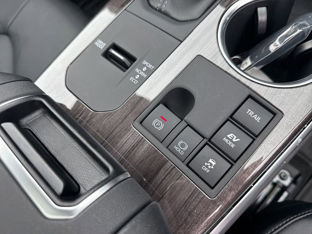 New 2026 Toyota Highlander Platinum image 8