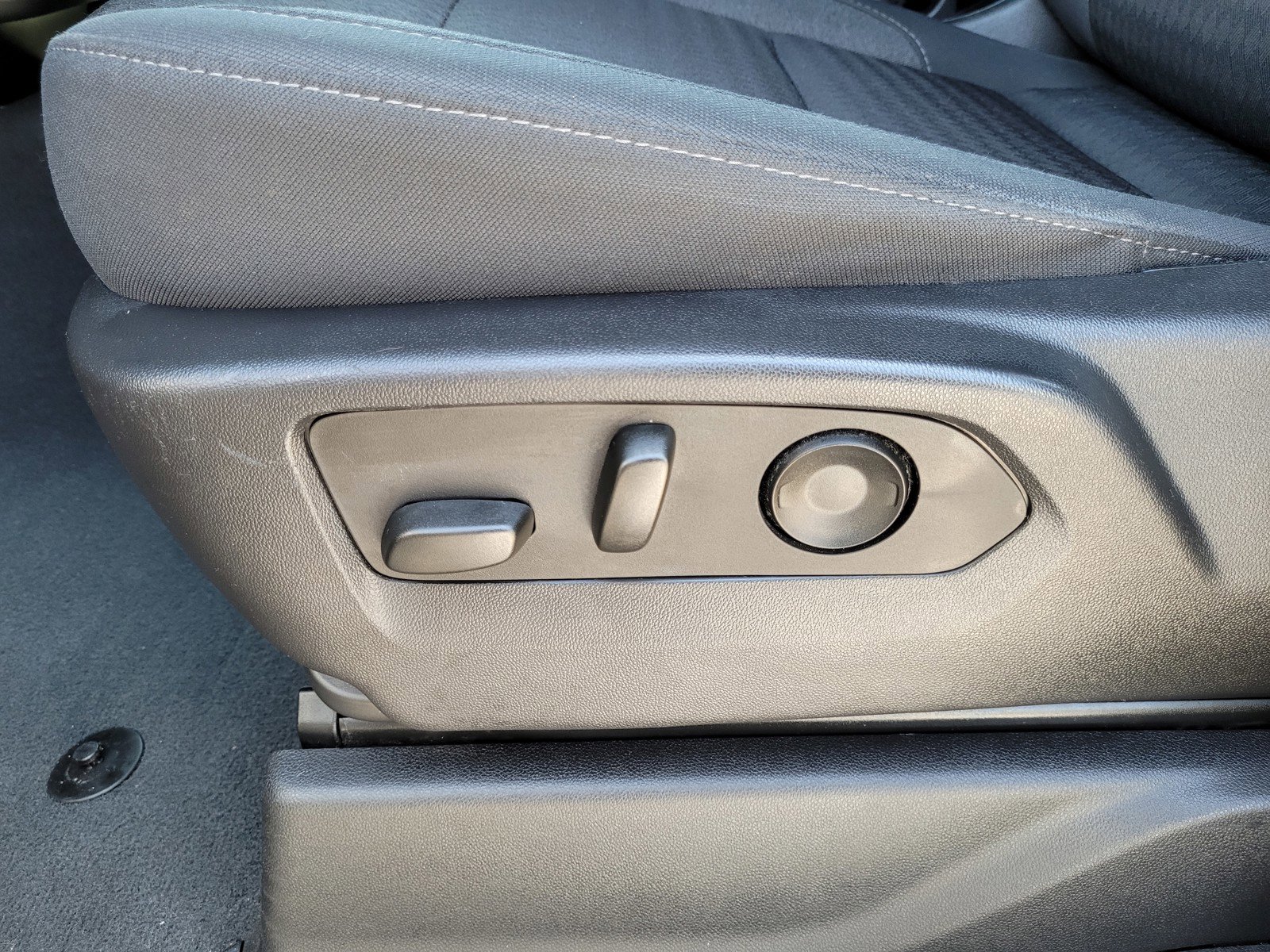 Used 2023 Chevrolet Silverado 1500 Custom w/ LPO, Dark Essentials Package image 11