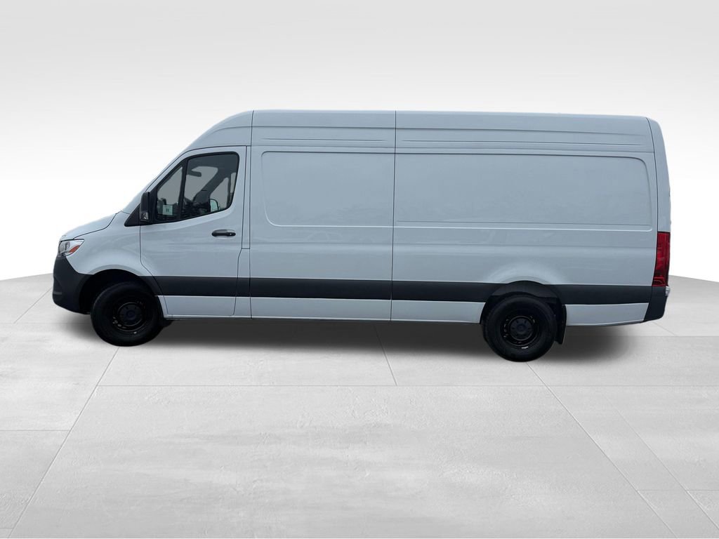 Used 2025 Mercedes-Benz Sprinter 2500 image 4