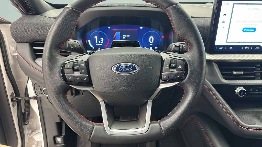 Used 2025 Ford Explorer ST-Line w/ ST-Line Street Pack AWD/4WD image 16